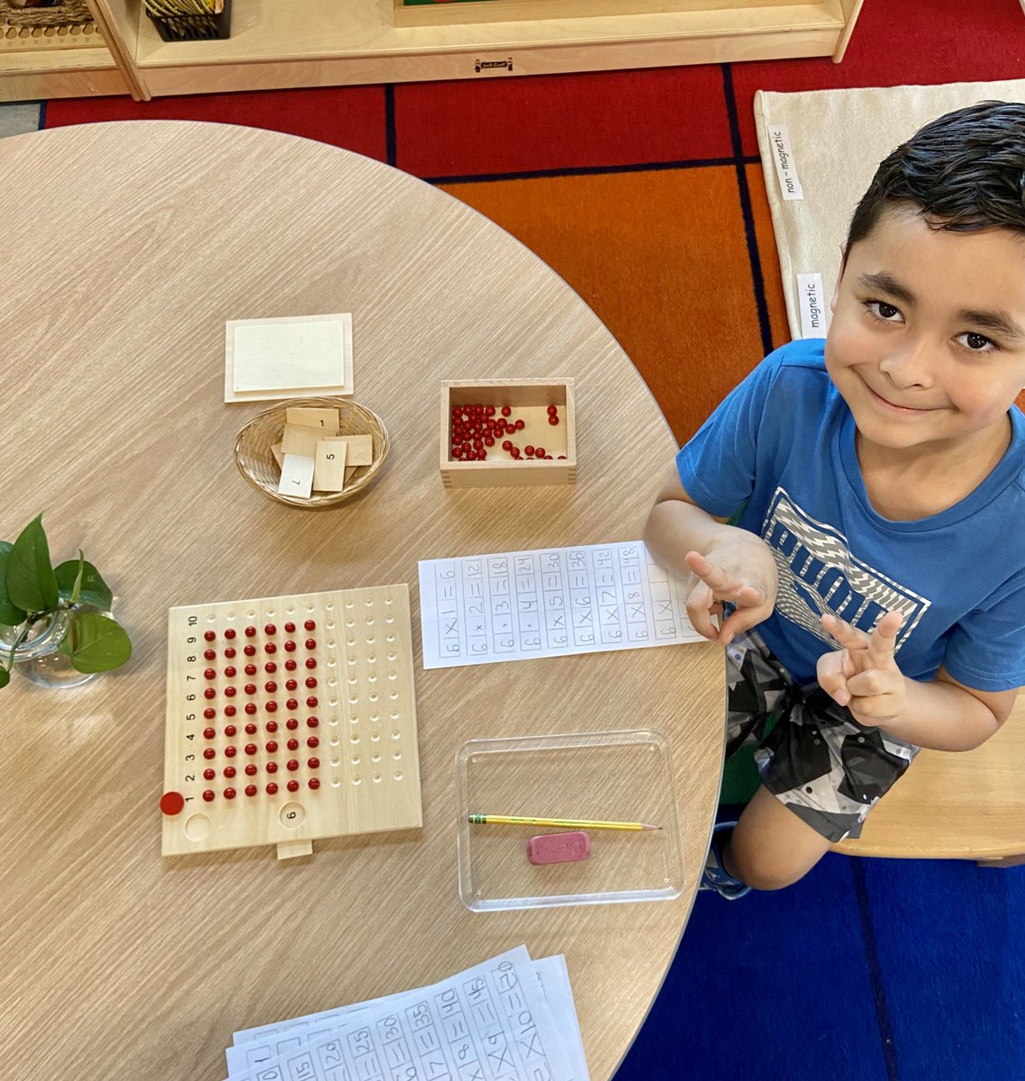 Follow the child and watch him create times tables. ❤️ This is the beauty of the Montessori method.