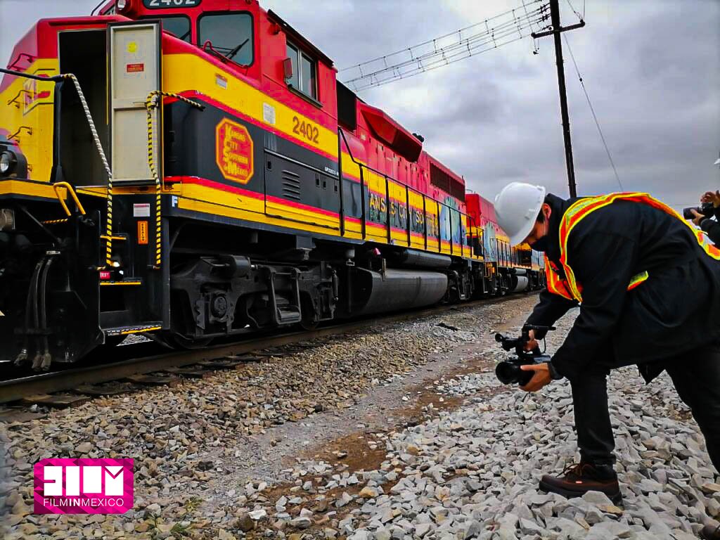 FilmInMexico's tweet photo. Are you interested in filming in #Mexico but have no clue where to begin? Our team can assist you with all of the permits, casting, logistics, and any other needs so that you don't have to worry and just focus on filming with ease. 

#FilmInMexico #film https://t.co/Q4nfiZgG47