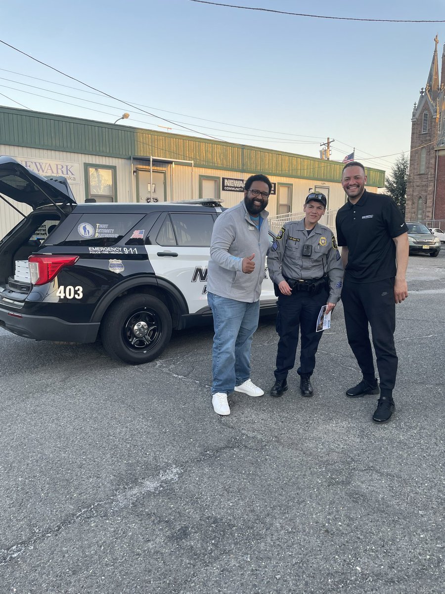 WhitneyRuano's tweet photo. Fortlee &amp; Edgewater on the hunt to #FindAFirstResponder. Newark PD THANK YOU FOR ALL YOU DO @judy_cavalieri @TrishaTCostanza @marcellobenny @angels_candie @mrodriguez_bk https://t.co/gFy2zPlD84