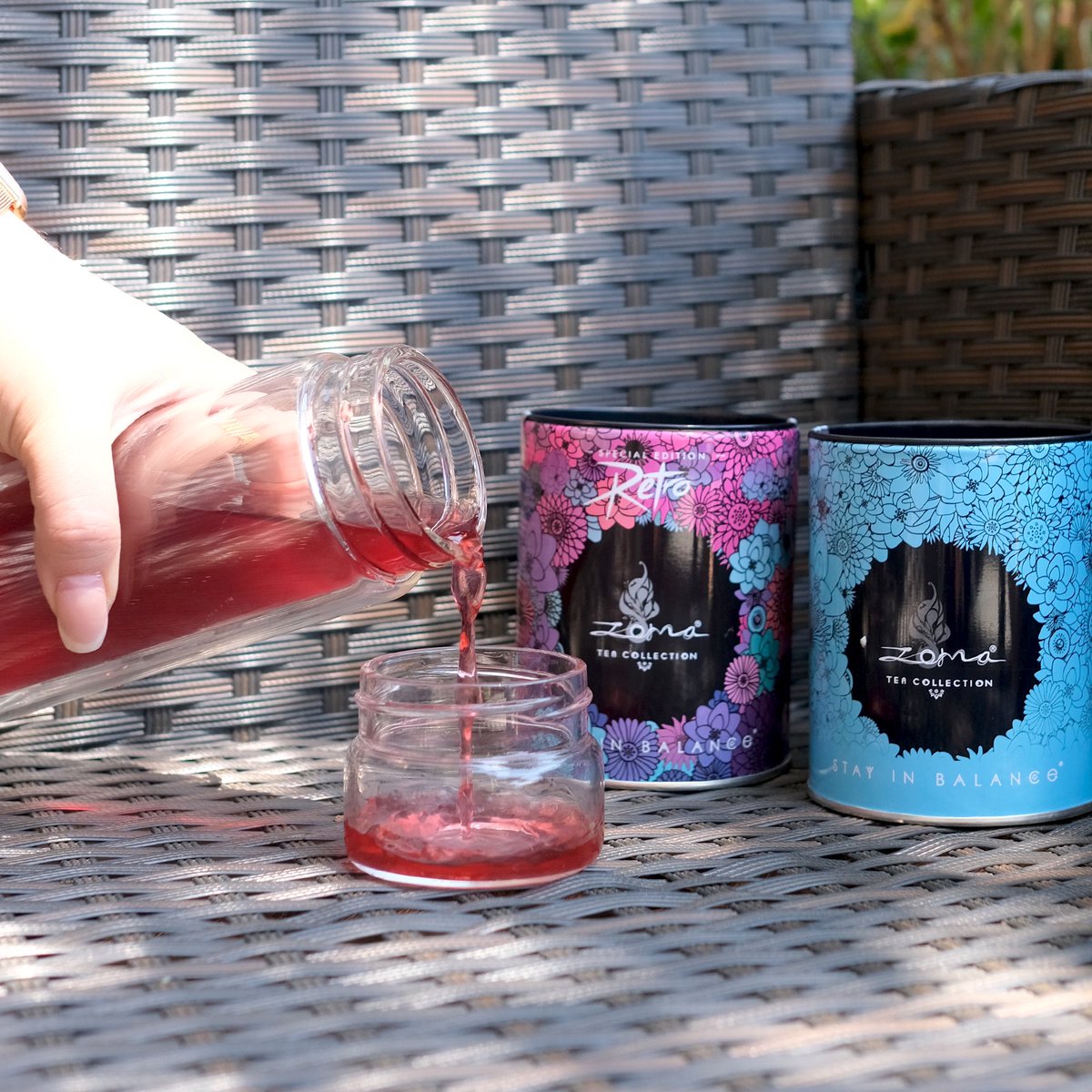 El té siempre se puede disfrutar donde tu quieras, recuerda que en Zoma tenemos el termo ideal para ti así como nuestras latas de colores para mantener fresco tu té a granel, pregunta por ellos en nuestras tiendas 🩷🍵🩵✨😎