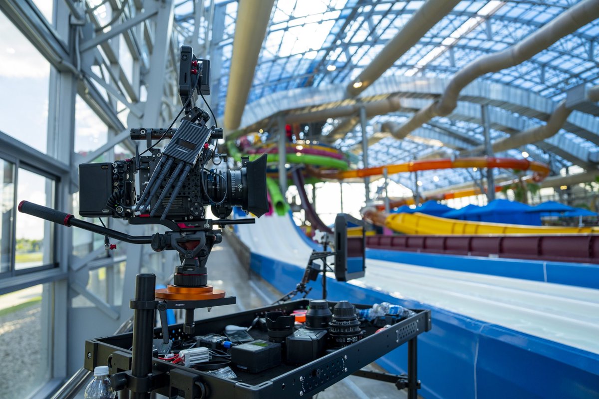 EscapeVisuals's tweet image. What an Epic time on set at Epic Waters indoor Waterpark in Dallas Texas!