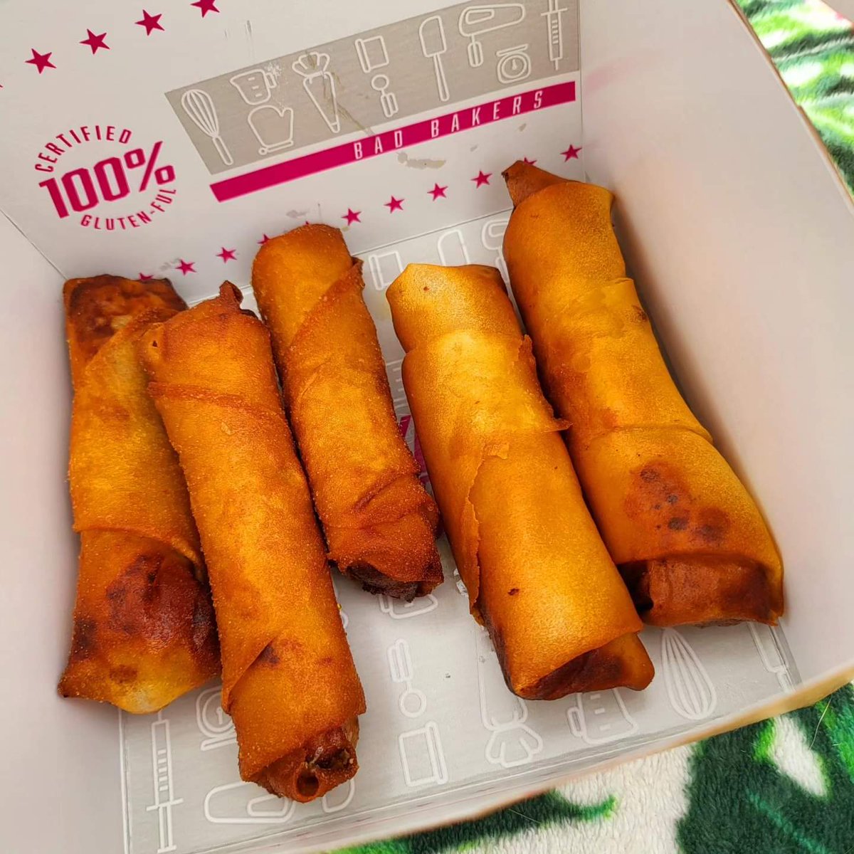 Sasaki Time on Twitter "Cheeseburger lumpia and chicken lumpia!!! Both