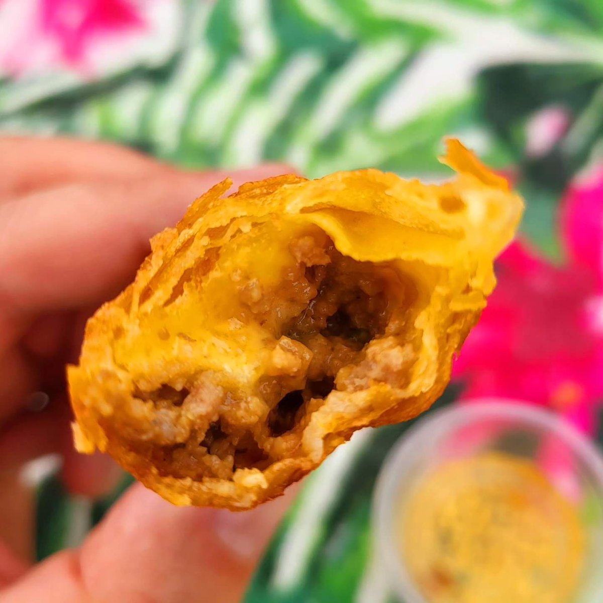 Sasaki Time on Twitter "Cheeseburger lumpia and chicken lumpia!!! Both