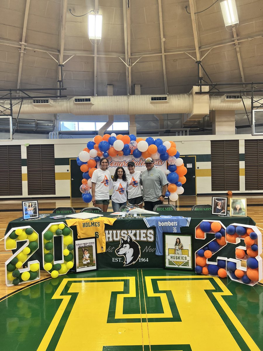 Holmes Huskies Softball 🥎 tweet media
