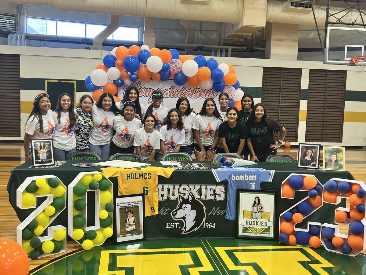 Holmes Huskies Softball 🥎 tweet media