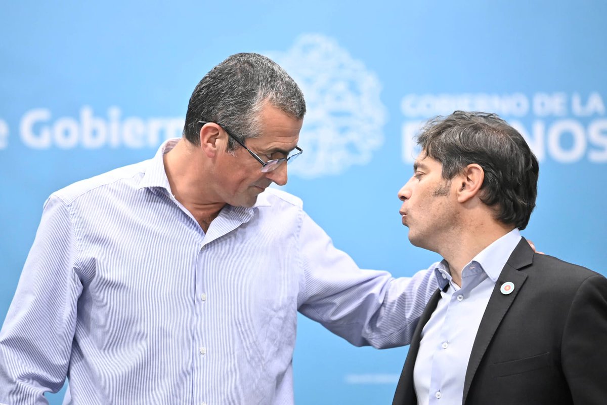 •• El intendente <a href="/maxisuescun/">maximiliano suescun</a> firmó con <a href="/Kicillofok/">Axel Kicillof</a> el convenio 𝘔𝘶𝘯𝘪𝘤𝘪𝘱𝘪𝘰𝘴 𝘢 𝘭𝘢 𝘰𝘣𝘳𝘢.
Una inversión de 111 millones de pesos para obras de gas natural en Villa González, asfalto en barrios FONAVI y 60 Viviendas y puesta en valor de Av. San Martín.