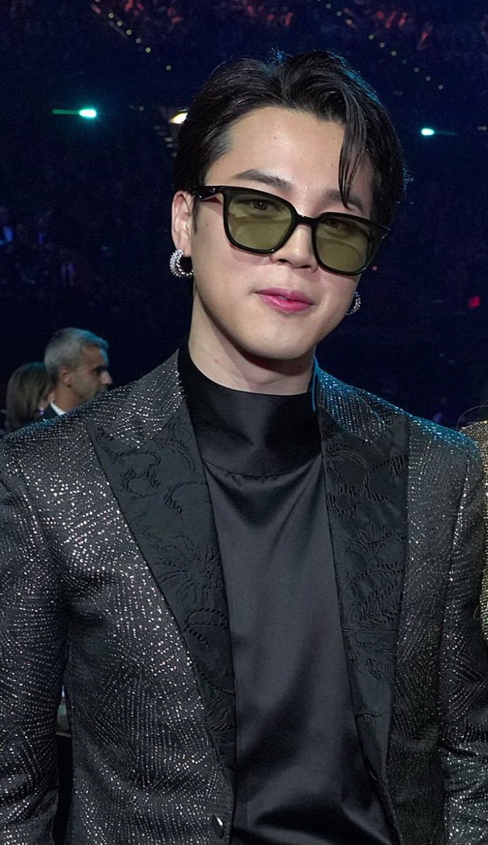 rosetwt1's tweet image. Wedding Day:

The Next Morning:

#streamFace
#jimin
#kpopmeme