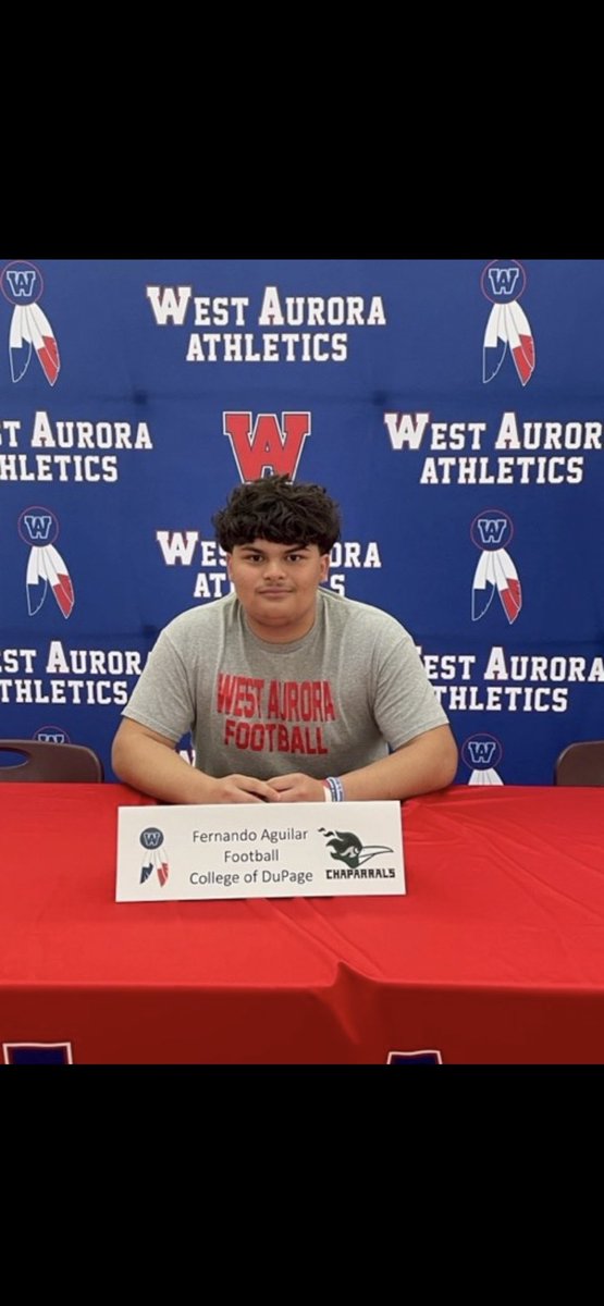 Fernando2_90's tweet photo. time to work!! @coacheimer @WABlackhawkFB @CoachTCip @Dupage_Football https://t.co/E3VZzKkYlP