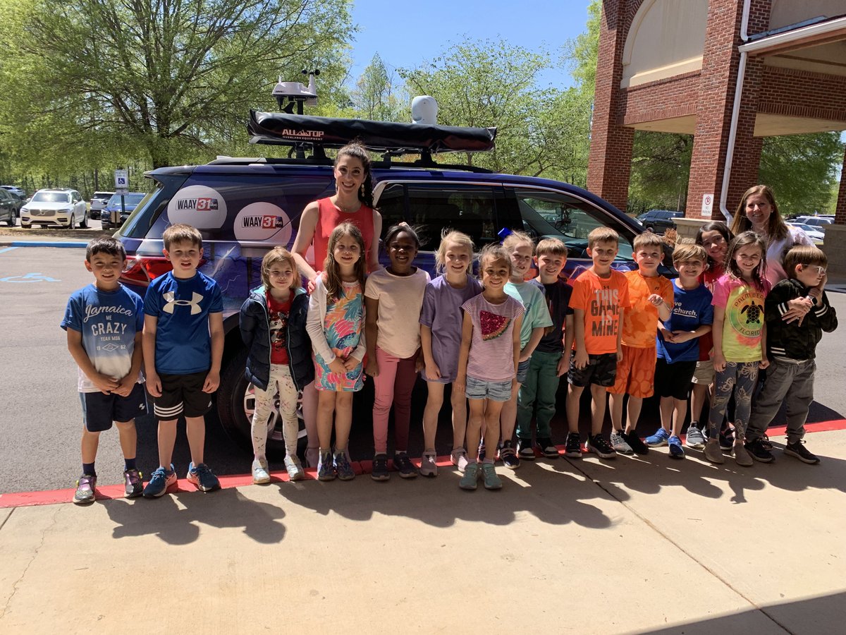 AnelloWx's tweet image. Such a giggle, detailed student story, and endearing day at Heritage Elementary! I loved getting to talk to these 1st graders about thunderstorms, how they form, and how we can stay safe from them! Thank you for having me, HES! #GuestReader #WAAY31 #FirstGrade #StormSafety