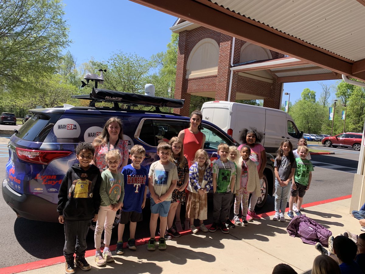 AnelloWx's tweet image. Such a giggle, detailed student story, and endearing day at Heritage Elementary! I loved getting to talk to these 1st graders about thunderstorms, how they form, and how we can stay safe from them! Thank you for having me, HES! #GuestReader #WAAY31 #FirstGrade #StormSafety