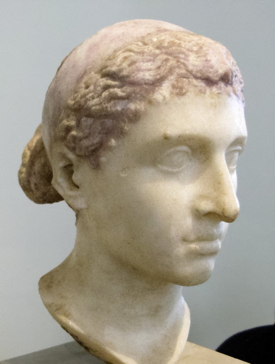 MedievaLilli's tweet photo. @Adele_JJames @netflix @jadapsmith This is the #realcleopatra!!! 😒 https://t.co/gKBjokuJ32