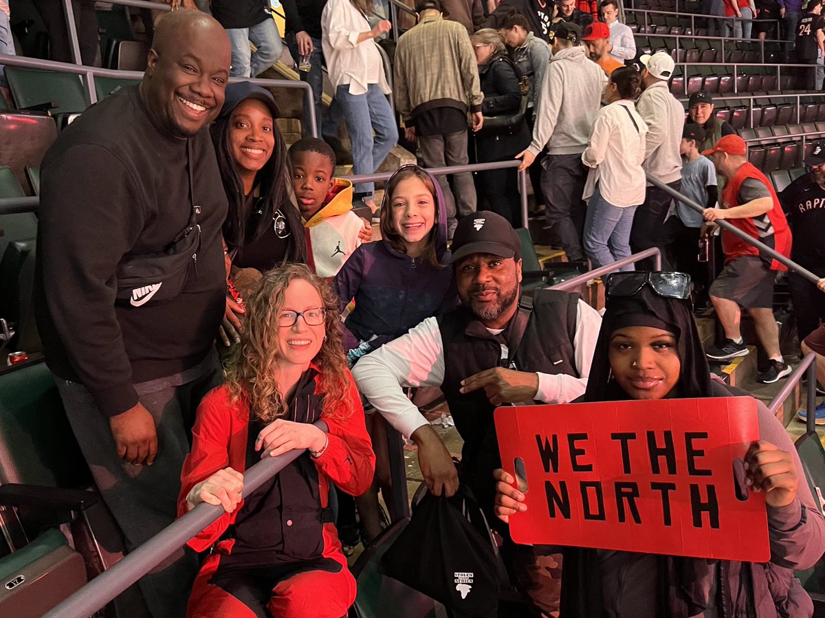 Stolen From Africa / Volé D'Afrique tweet media