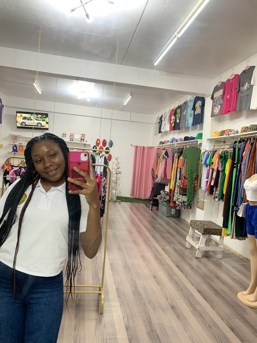 withdhagapp's tweet photo. Love me some me😍

Shop @pri.ncesscloset https://t.co/p58GXavEbe
