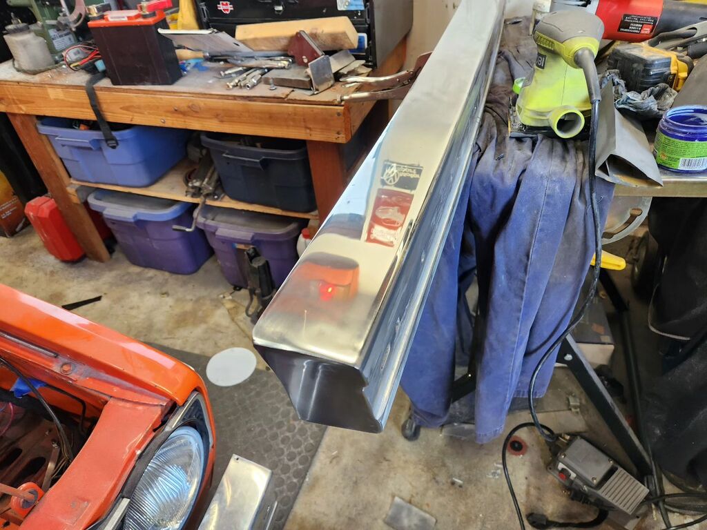 throttlegrotto's tweet photo. Took a while to figure out a good way to sand the bumper, but I got it to where these #vwcabriolet bumpers are gonma look pretty good. Hopefully in time, though.  Not sure if anyone has polished and capped aluminum cabriolet bumpers, but I've wanted to d… https://t.co/FXYzspU6kf https://t.co/fyct948ZH7