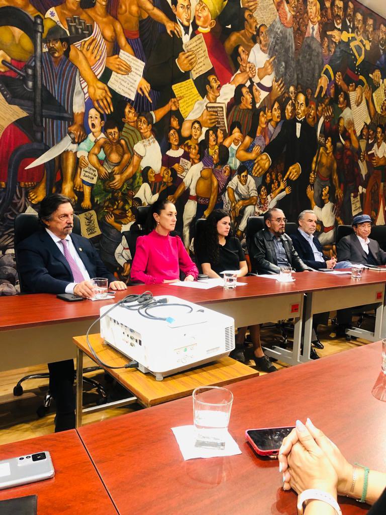 Nuestro Co. Francisco Hernández Juárez asistió a la convocatoria realizada por la Jefa de Gobierno, <a href="/Claudiashein/">Claudia Sheinbaum Pardo</a> , junto con los líderes de la Mesa de Diálogo Sindical, para la construcción de un diálogo entre el sindicalismo y el proyecto de la CDMX