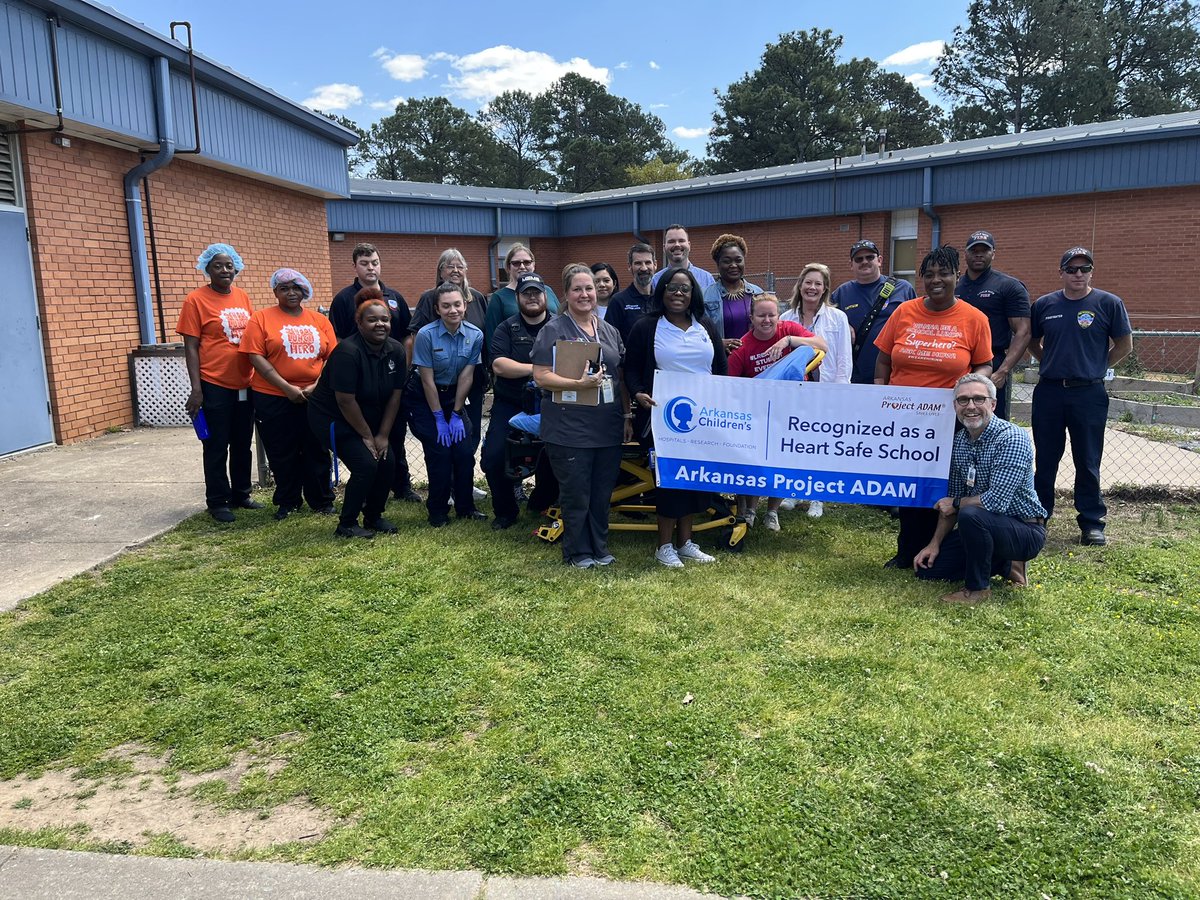 Congratulations to the team at Western Hills Elementary School LRSD! We are a “Heart Safe School!” Thank you for your hard work. @DrJermallWright @lrsd @dlsmith1221 #SoaringToNewHeights