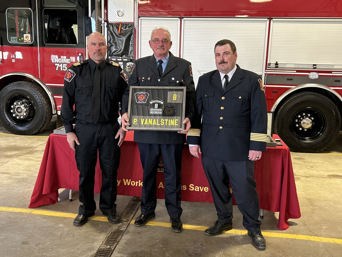 DerekMalynyk's tweet photo. 1/2.    Tonight the Dundalk Fire Department celebrated the retirement of four of our long serving members. 

Ken Smith 24 years of service. 
Paul VanAlstine 24 years of service
Lorne Fick 25 years of service
Don VanAlstine 43 years of service. https://t.co/593Vv6qYvL