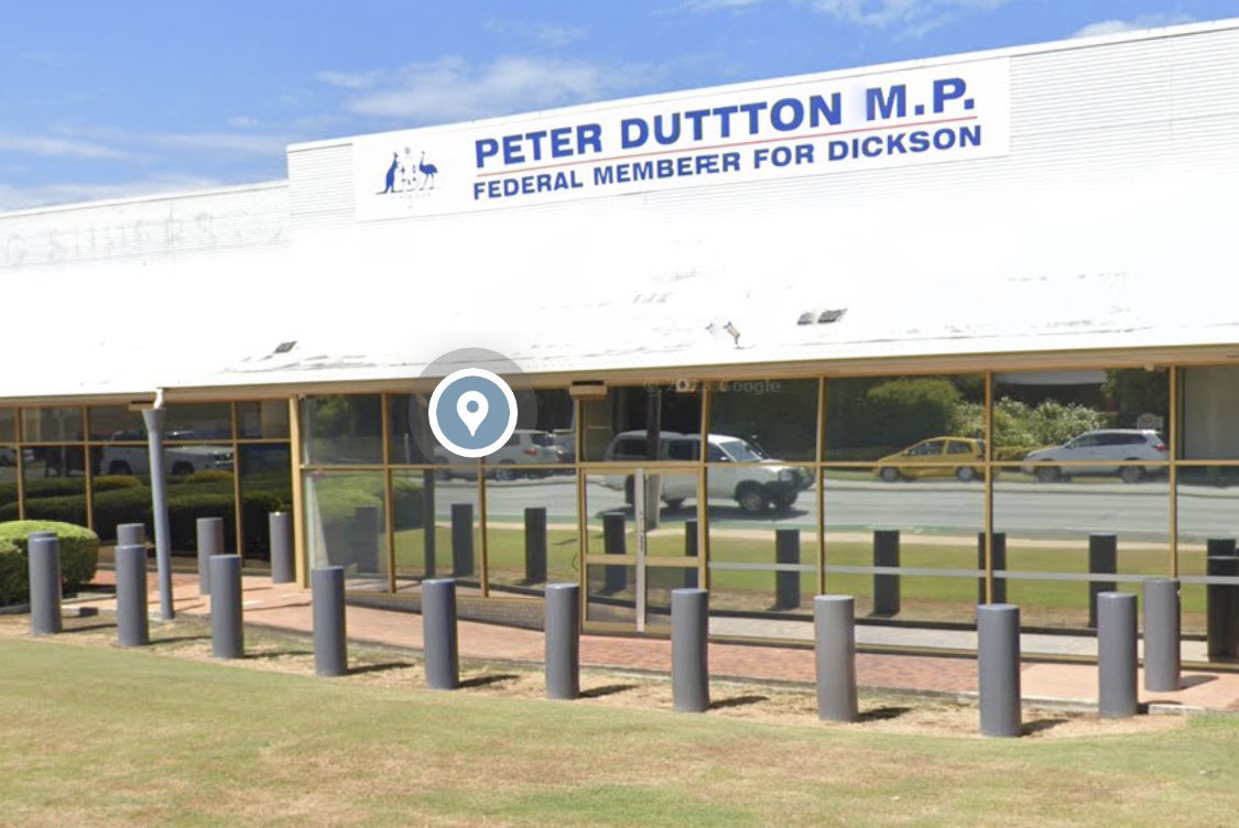 BrisMarSci's tweet photo. @PeterDutton_MP Damn those people from Alice Springs driving all the way to Dickson (north Brisbane) to ram raid your electoral office. How can they afford the fuel 🤔.
#auspol #racism #VoiceToParliament #VoteYes #TuberFuhrer https://t.co/dcMlvyMiiW