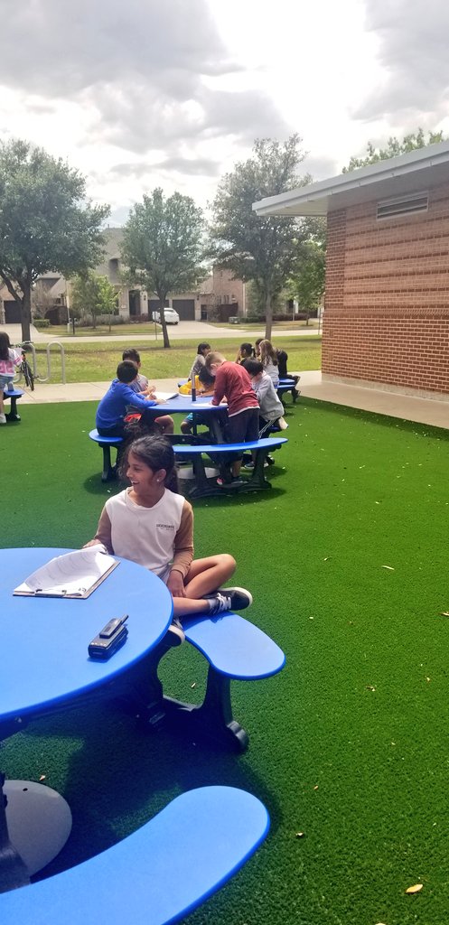 VibingWithMissV's tweet photo. Opted outside for science last week! Thanks @PtaSparks for the new space! https://t.co/U04aVHDalR