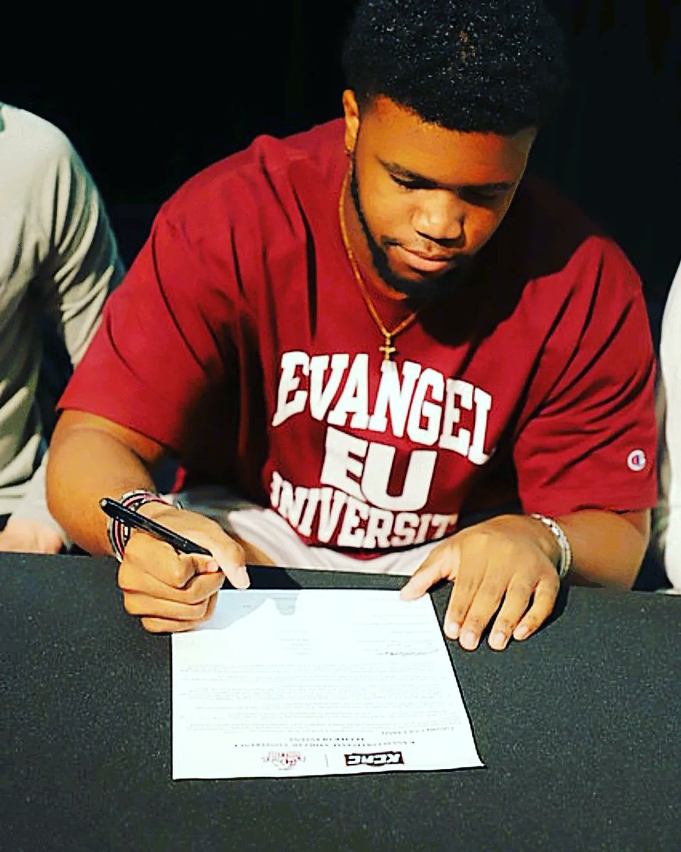 Signing day for <a href="/Gavincoleman15_/">Gavin coleman</a> 
<a href="/Evangel_FB/">Evangel Football</a>