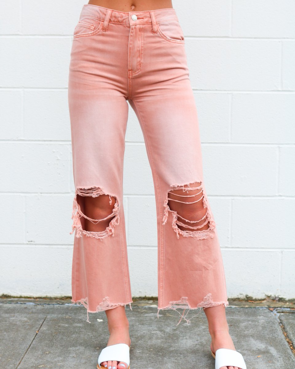 Pantsstore's tweet image. Everyone's favorite jeans are back!🔥😍⭐

Tap to shop on Instagram +Shop online at pantsstore.com &amp;amp; at all six of our locations✨  

#Vervet #jeans #fashion #newarrivals #70yearsofpants #fashioninspo #trend #pantsstore #style #shoponline #fashion #entrepreneur