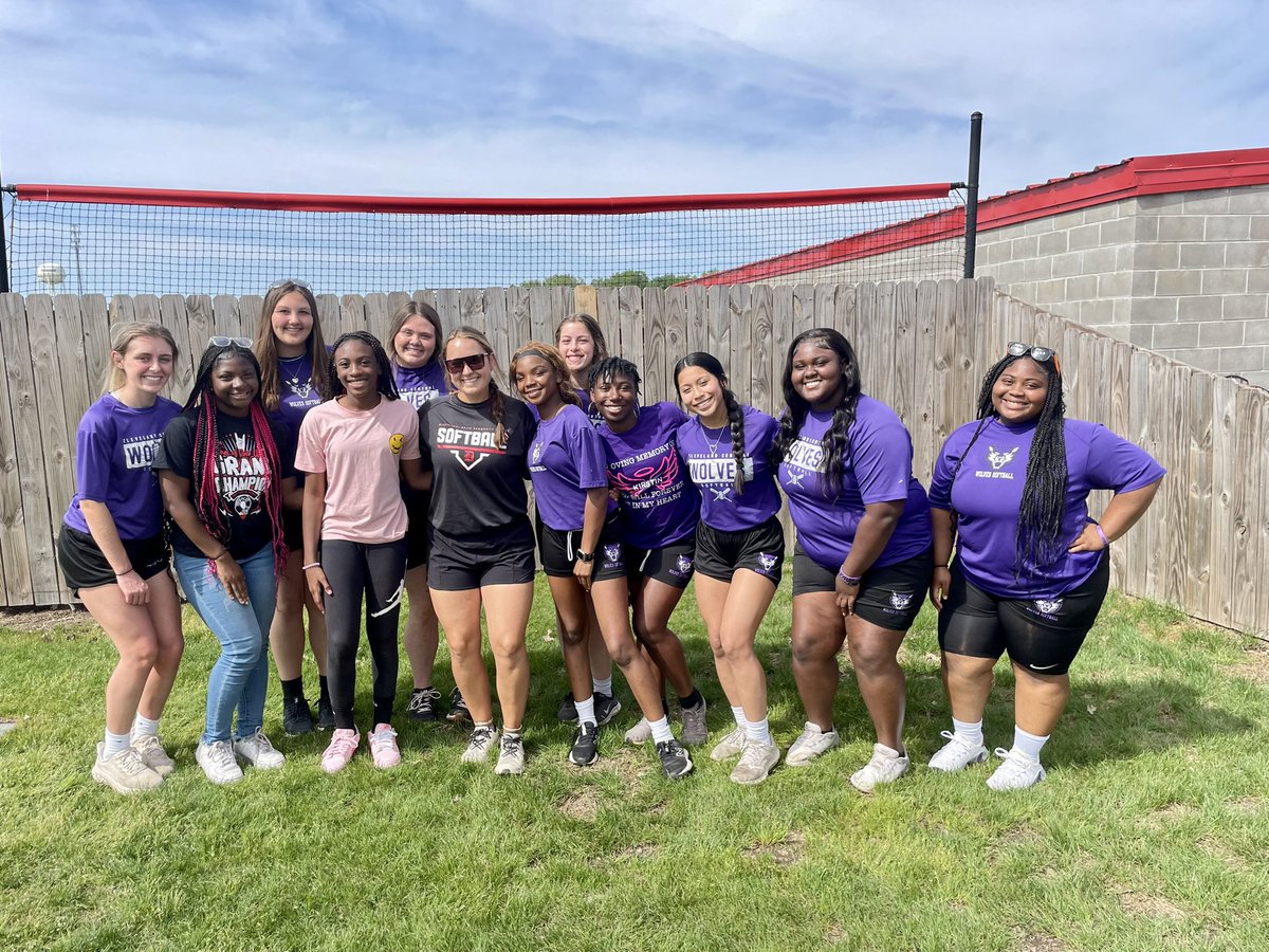 CCHSWolvesSB's tweet photo. 💜🥎SOFTBALL FIELD TRIP!🥎💜
We had such a fun afternoon getting to see some old Lady Wolves on the @MDCCSB softball game vs. @WeAreCoahoma_SB Ashanti Stephens (2022) and Sara Bess Morgan (2023) - So proud of you, and we loved getting to see you play today! #DoItFor9 #WolvesWin https://t.co/NopRS67ZMu