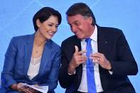 CASAL LARÁPIO: "São 83 móveis de grandes designers modernos brasileiros da década de 60, que evaporaram do Alvorada.A propósito, para quê caminhões de mudança para ex-moradores que entraram apenas com malas de roupa,pois a residência oficial estava completamente mobiliada?"