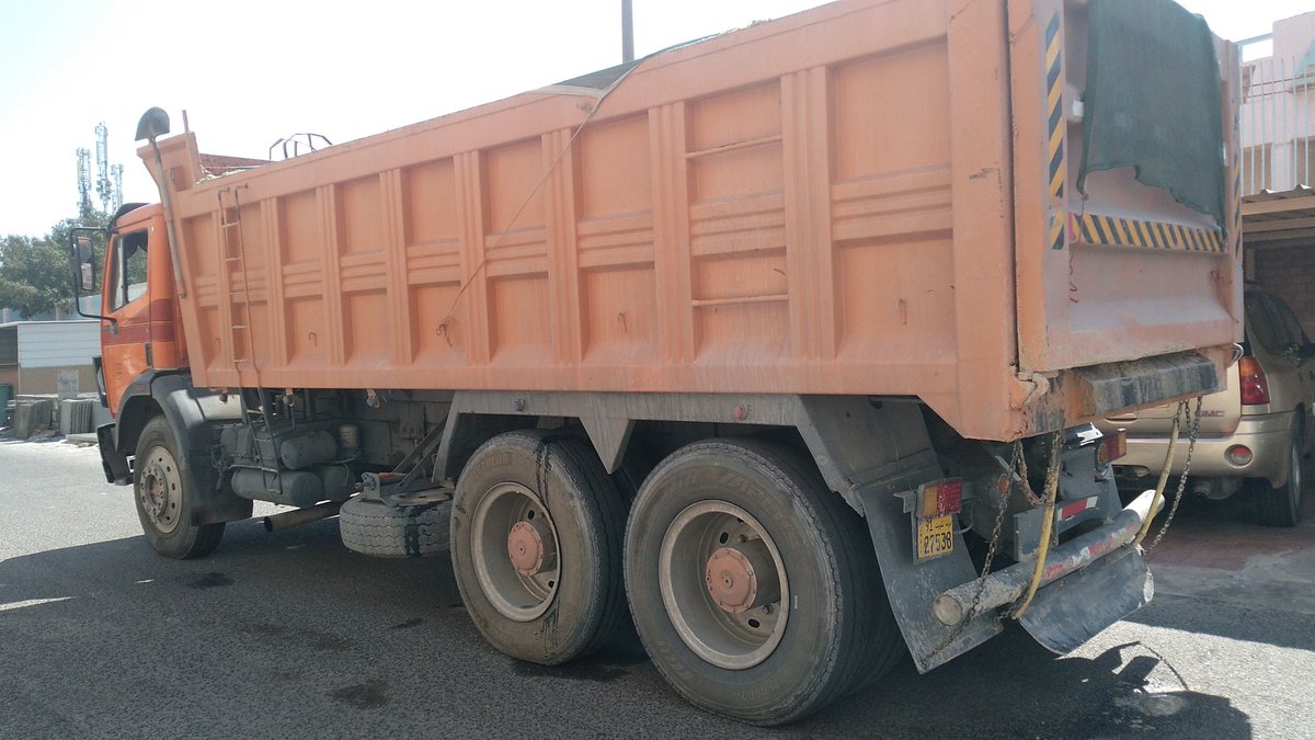 سيارة نساف رمل مغسول رمل عادي صلبوخ زراعي انقاض دفن  97750050