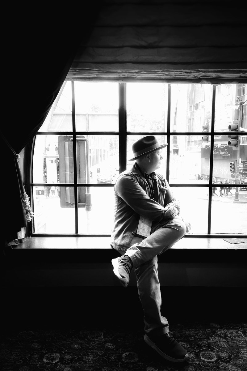 iamdavidbyrne's tweet photo. Every Festival starts with deep contemplation. Beyond thrilled to be back here again. #tcmcff @tcm #tcmhq https://t.co/gyZ1Dwg4ca