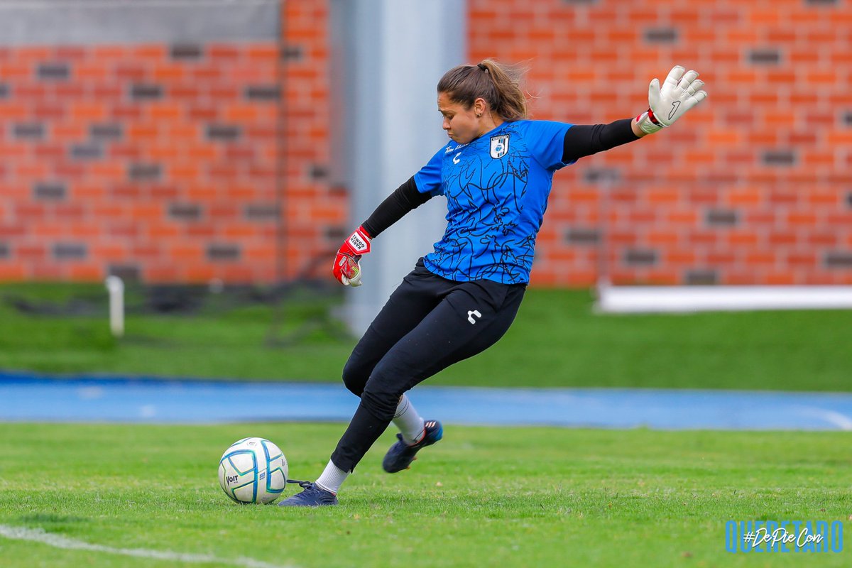 Aquí entrenamos y aquí jugamos el viernes. 🐓🔥

¡Acá nos vemos, Gallos!

🎟️👉🏻 bit.ly/3MDA4sW

#DePieConQro