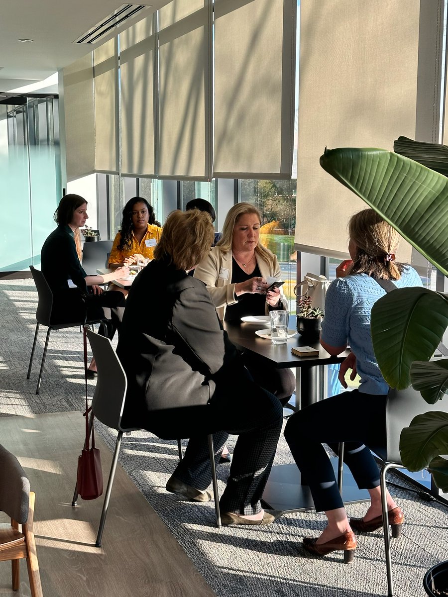 MainLineChamber's tweet image. Great networking tonight at Flex at Chesterbrook! Thanks to everyone who came out to strengthen business relationships #mlcc