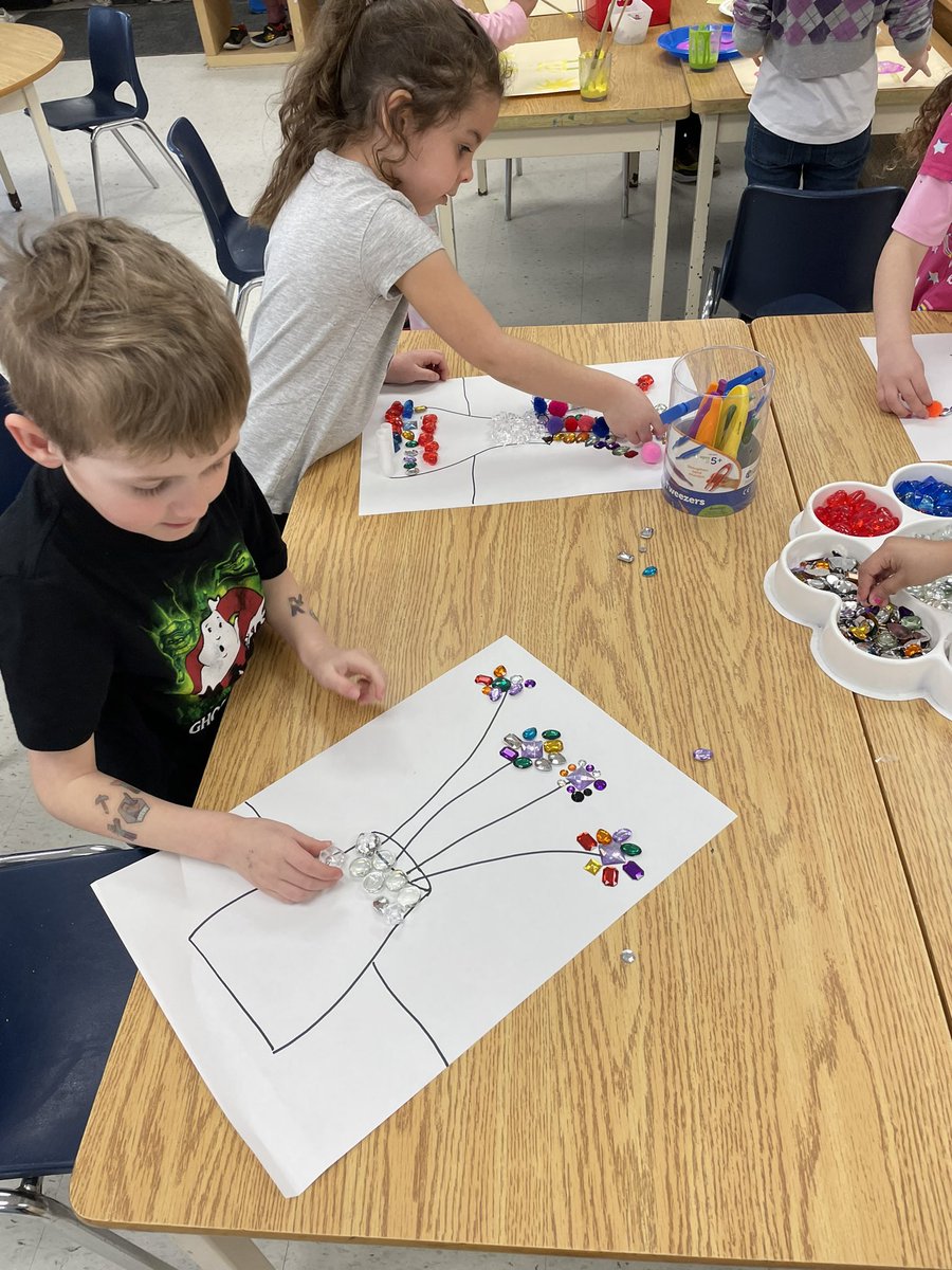 Mrs. M and Mrs. Hooper's Class tweet media