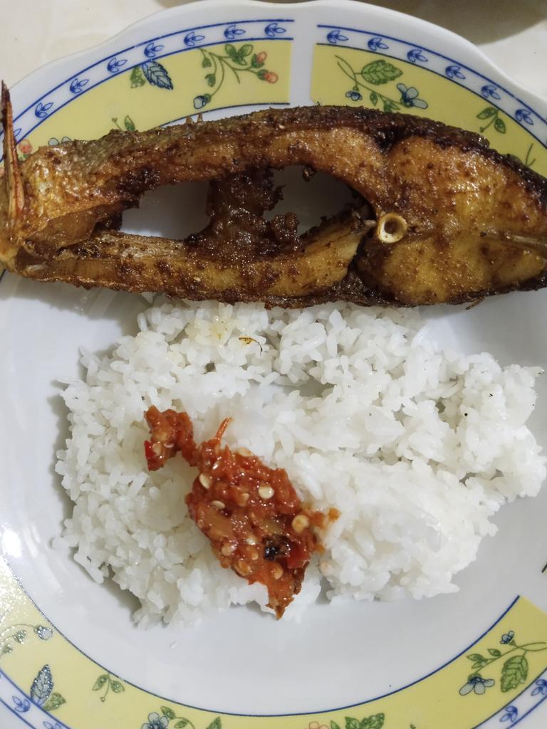 NandaAtiqoh's tweet photo. @Frimawan Eh sempet motoin dong bang sblm makan kemaren https://t.co/PVZ4hVJThK