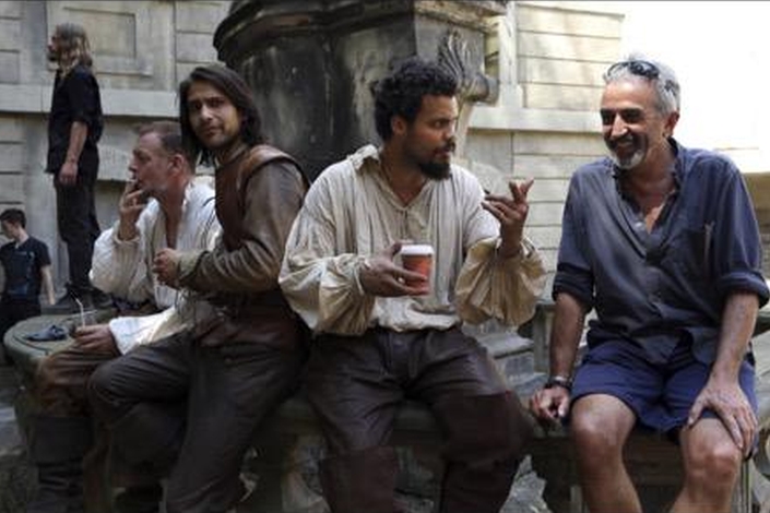 JuttaFreudig's tweet photo. #MusketeersEurope We have #ThrowbackThursday so I am going to take you back to #TheMusketeers filming 2013 - 2015 ⚜️🎬🎥 #TomBurke #SantiagoCabrera #HowardCharles #LukePasqualino #HugoSpeer #JamesCallis #HarrietThorpe #RomanSpacil #AndyHay https://t.co/DCXFUY8xek