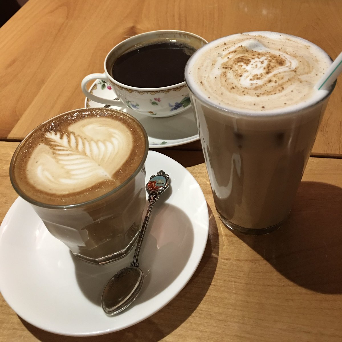 medicolors's tweet photo. 今日は「喫茶店の日」☕️

喫茶店とカフェって違いますよね？🥺

メディカラーズは、医療・介護・保育従事者の方々の最適なお仕事先を現職目線でサポートしています。
まずはLINEお友達登録を(所要約30秒)👆

#医師　#看護師　#准看護師　#パラメディカル https://t.co/EgXIwU3sXZ