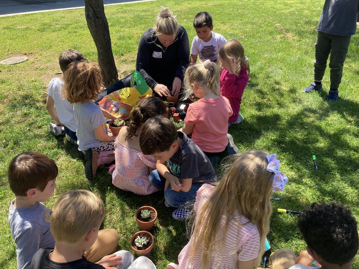 Doing my best to inspire future green thumbs! 🪴 🌺 #agsmybag