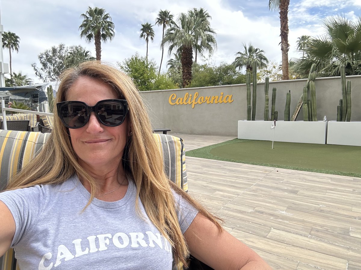 LMDeegan's tweet photo. The perfect day today.  California, you are my home and I do ❤️ you!  #california #ca #palmdesert https://t.co/Nb3DfqIF4Q