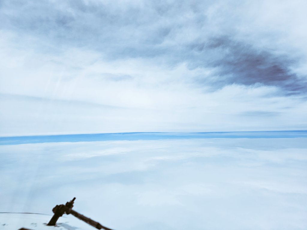 Cloud sandwich

📍: 35,000ft
#aviation #aviationphotography
