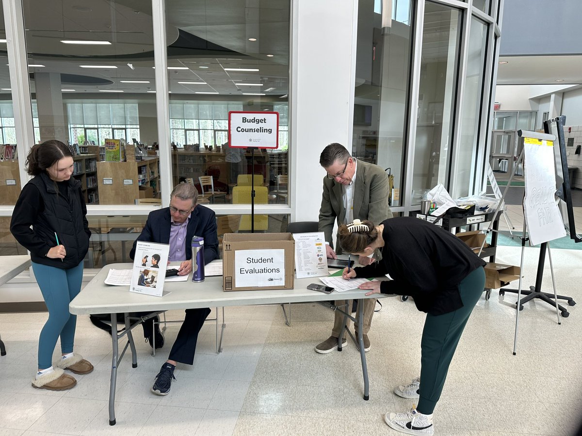 nrschools's tweet photo. Thank you to all the town and community leaders who participated in today’s #RealityFair @northreadinghs  What a great real world learning opportunity for our students! https://t.co/KfTXRPPfpb