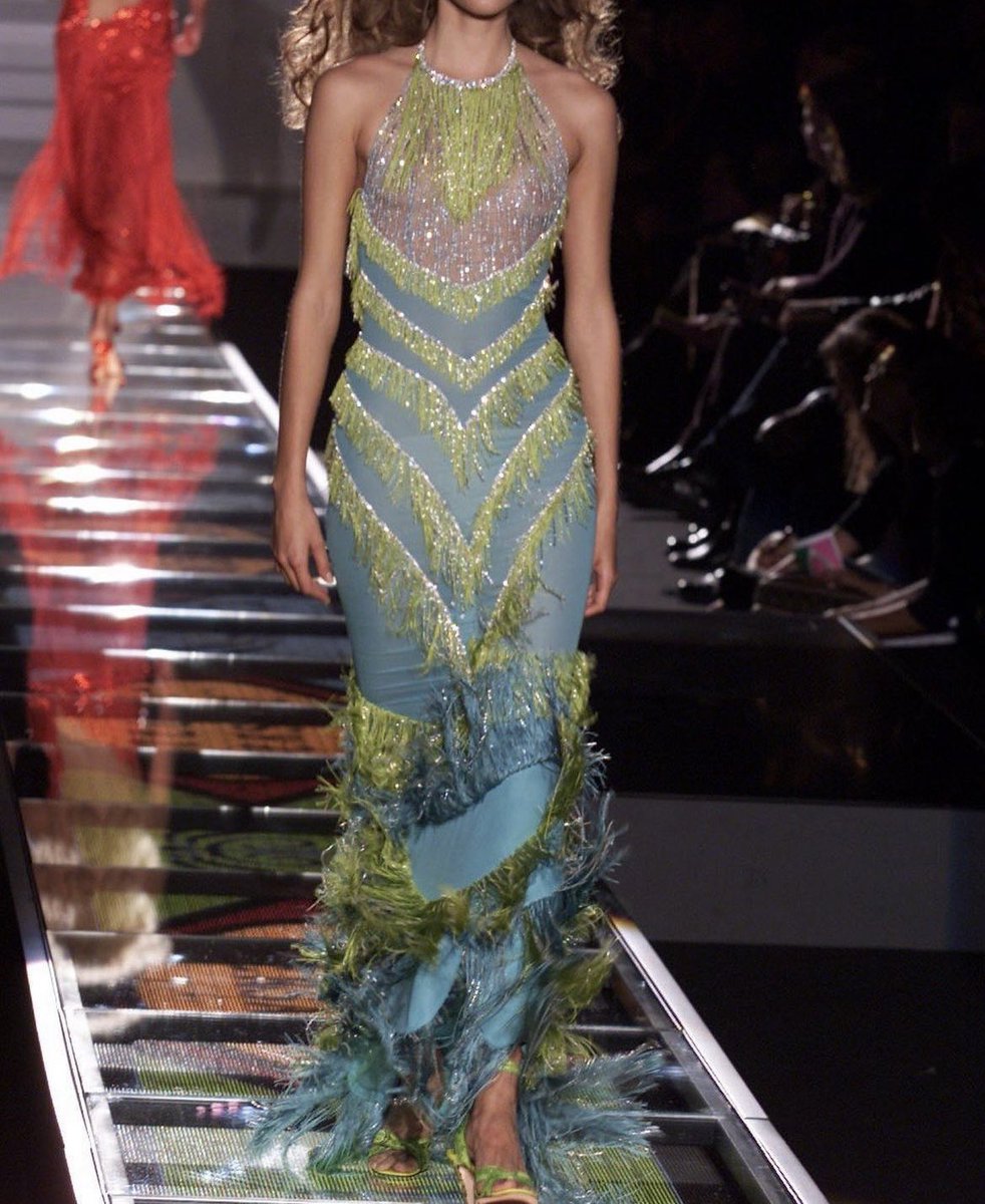 badestoutfit's tweet photo. versace ss02 https://t.co/J1VfMYiDME