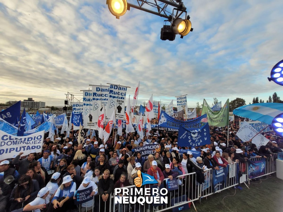 tanapasqualini's tweet photo. Hoy cerramos nuestra campaña, teñida de lealtad a nuestro partido, a nuestra gente, a nuestra provincia y nuestra ciudad ! Se me cierra el pecho de emoción por  lo que  somos capaces, como partido y como equipo, sólo esperamos el 16 A todos unidos!
#MarianoGaido
#MarcosKoopmann https://t.co/cCmwgl6zQn