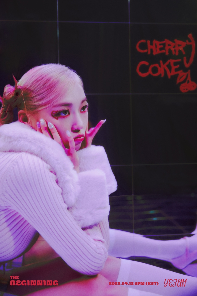 kvibe_yonhap's tweet photo. #Yeeun, a former member of the group #CLC, is to release her single #TheBeginning on Thursday as she debuts as a solo artist. 💗👏💗
#장예은 #예은
#CherryCoke #StrangeWayToLove
https://t.co/m05Fm0LJaH https://t.co/qI9uK8olGk