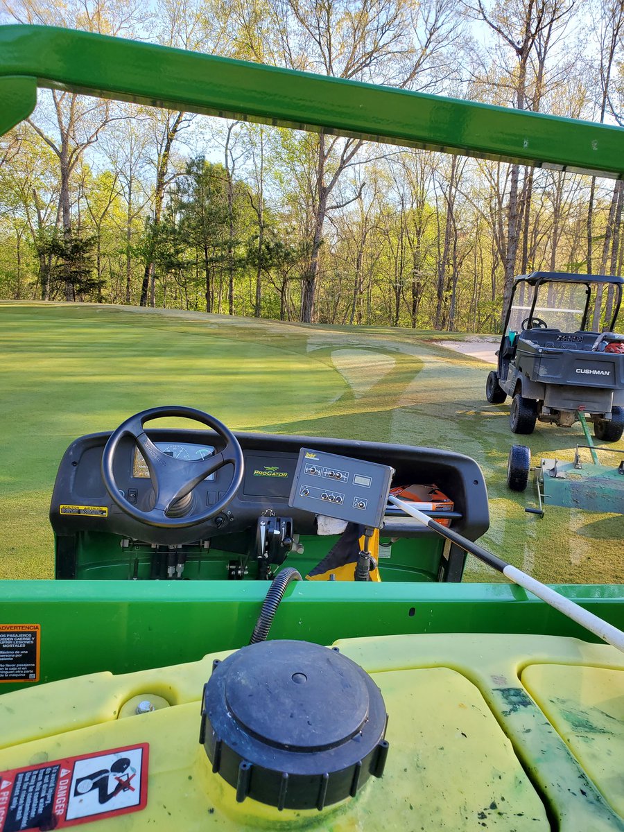 pattyice67's tweet image. Today was great but very long day. First thing shout out to the team for killin it today. But on a #turfnerd note i went out with another PGR and follair app @HarrellsLLC this morning and #Stripeshow fairways this afteroon. #hardworkpaysoff