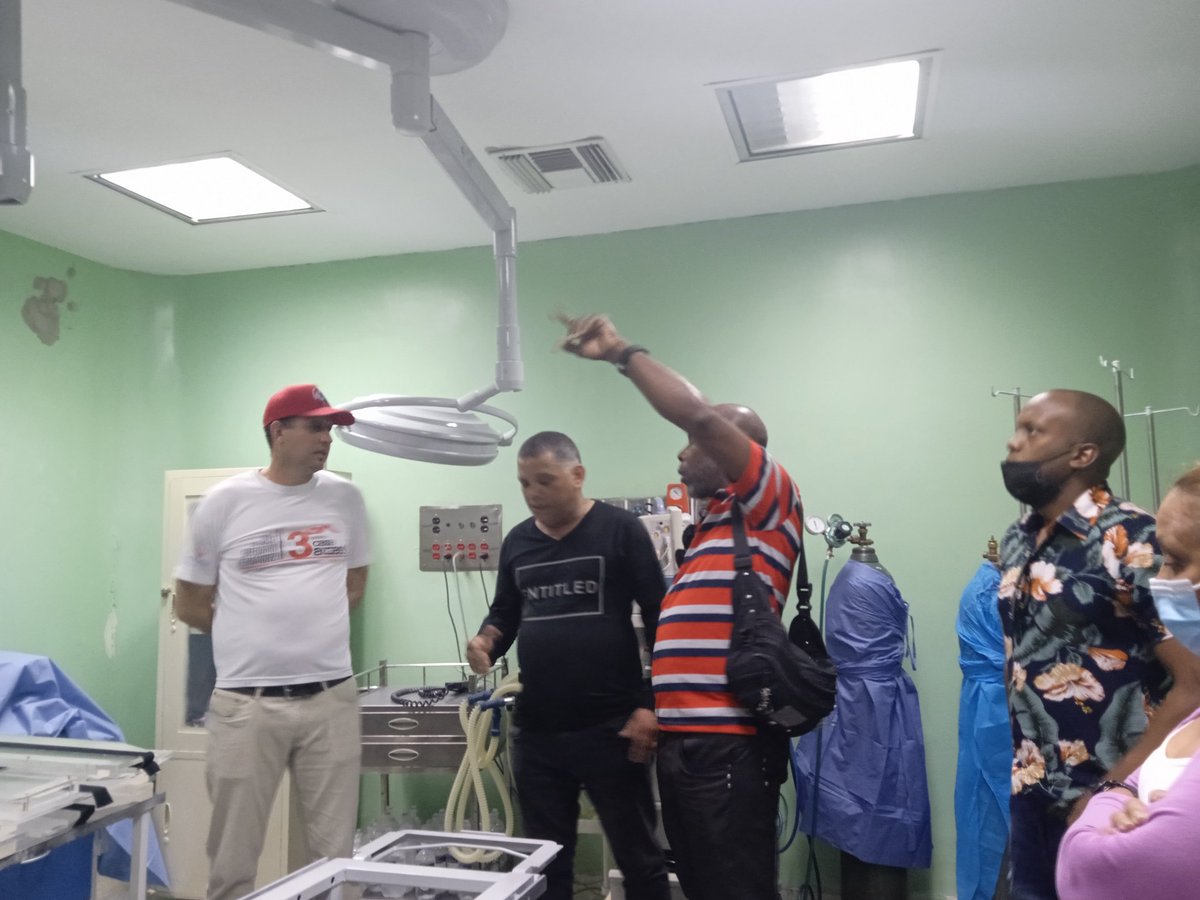 En Lara la misión médica cubana con jóvenes a la vanguardia y trabajando para la recuperación de los salones quirúrgicos. Se realiza reunión conjunta con vicejefe primero.
<a href="/dorian_ferrer/">Osvaldo Ferrer.</a> 
<a href="/LiusmilaMendoza/">Liusmila Mendoza</a> 
@YoelLandy2 
<a href="/medica_lara/">Misión Médica Cubana en Venezuela Estado Lara</a> 
<a href="/cubacooperaven/">Brigada Médica Cubana en Venezuela</a> 
<a href="/DuanyDiosmel/">Diosmel Duany</a> 
<a href="/MMarreroCruz/">Manuel Marrero Cruz</a>
