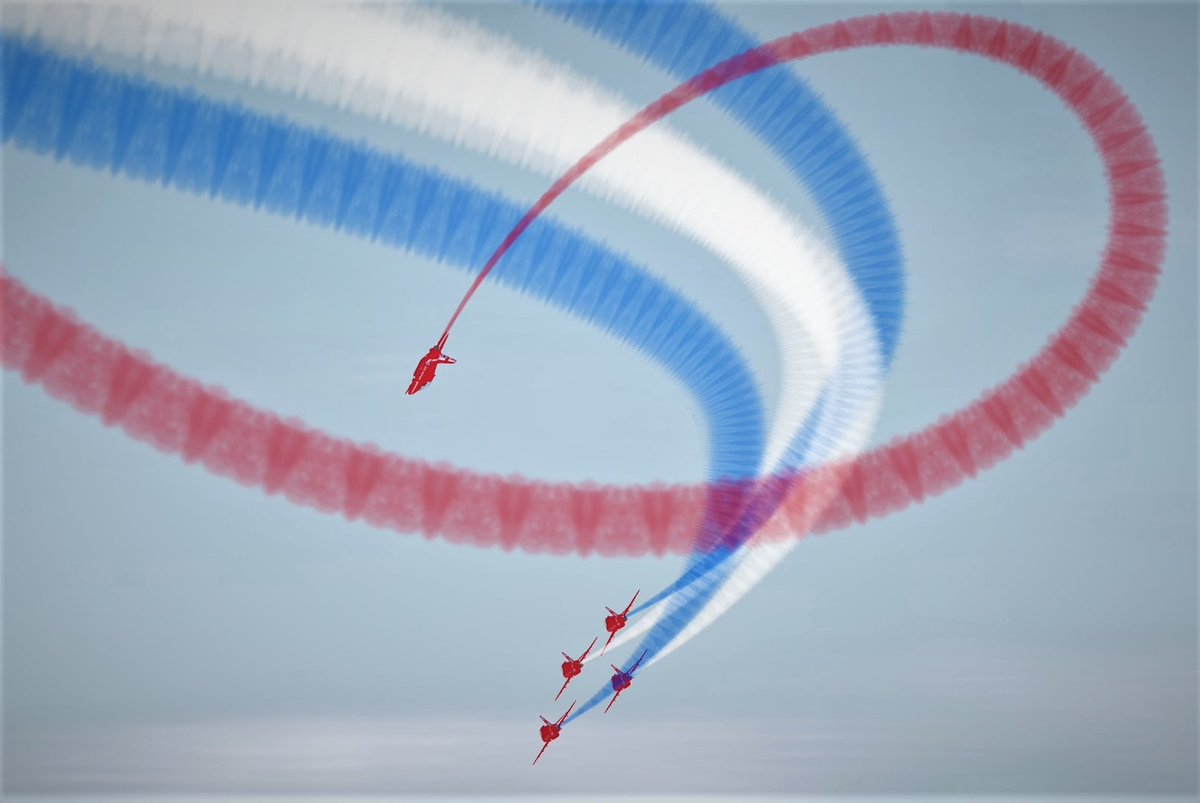 Virtual Roblox Red Arrows tweet media