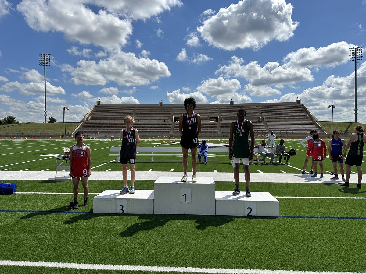 Area Qualifiers for Field Events and 3200m

Andrian Mancilla - 4th - 3200m
Dalyn Stewart - 2nd - Pole Vault and 3rd- Discus
Robert Rodriguez - 3rd in Pole Vault

More to come tomorrow night with running finals!!

<a href="/CRSideAthletics/">Carter-Riverside Athletics</a> <a href="/FWISDAthletics/">FWISD Athletics</a> <a href="/CRiversideHS/">Amon Carter-Riverside High School</a>
