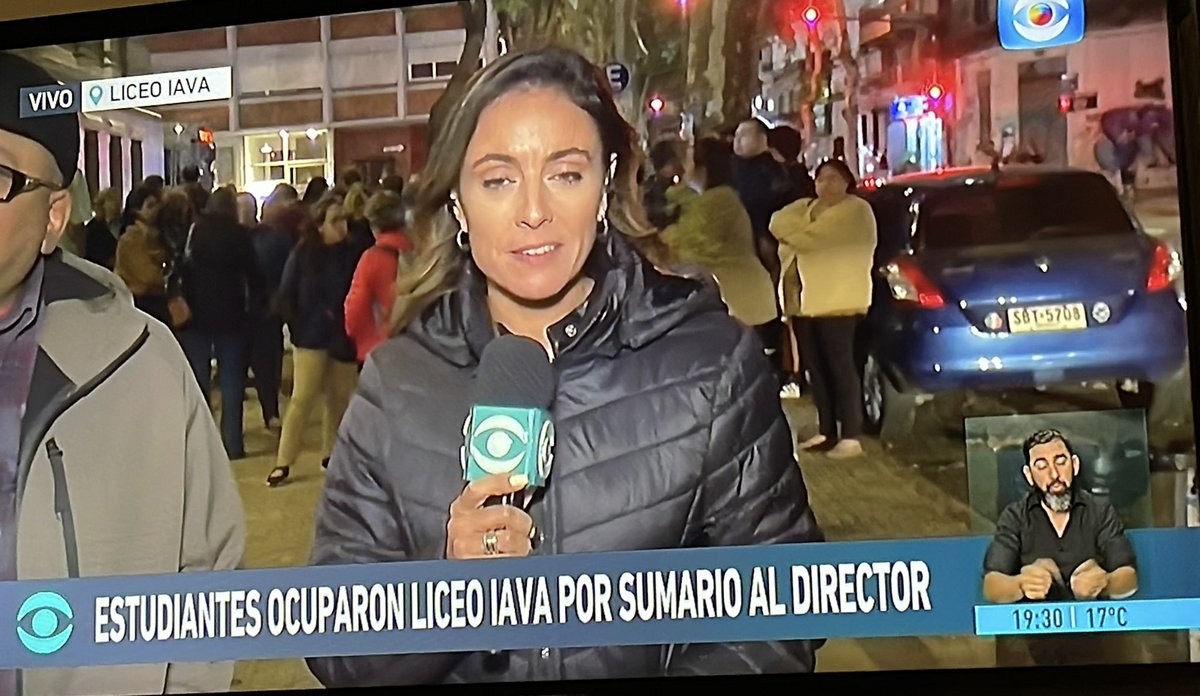 del_familias's tweet image. **Un triste papel de los que debieran dotar de instrumentos para mejorar la convivencia** 🧵

👉🏻Nos solidarizamos con las y los estudiantes del liceo IAVA y su comunidad educativa. 
👉🏻Respaldamos y acompañamos el comunicado de las asociaciones docentes uruguayas.