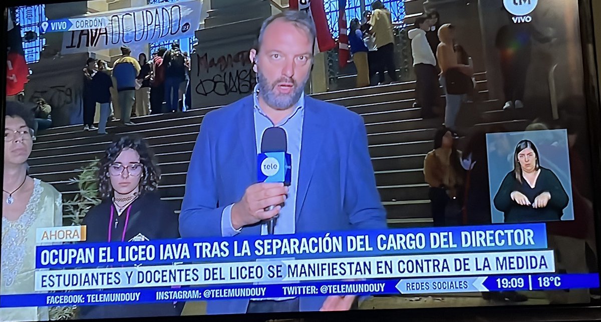 del_familias's tweet image. **Un triste papel de los que debieran dotar de instrumentos para mejorar la convivencia** 🧵

👉🏻Nos solidarizamos con las y los estudiantes del liceo IAVA y su comunidad educativa. 
👉🏻Respaldamos y acompañamos el comunicado de las asociaciones docentes uruguayas.