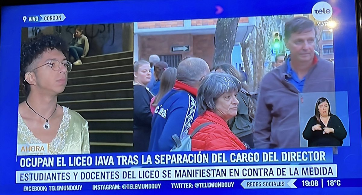 del_familias's tweet image. **Un triste papel de los que debieran dotar de instrumentos para mejorar la convivencia** 🧵

👉🏻Nos solidarizamos con las y los estudiantes del liceo IAVA y su comunidad educativa. 
👉🏻Respaldamos y acompañamos el comunicado de las asociaciones docentes uruguayas.