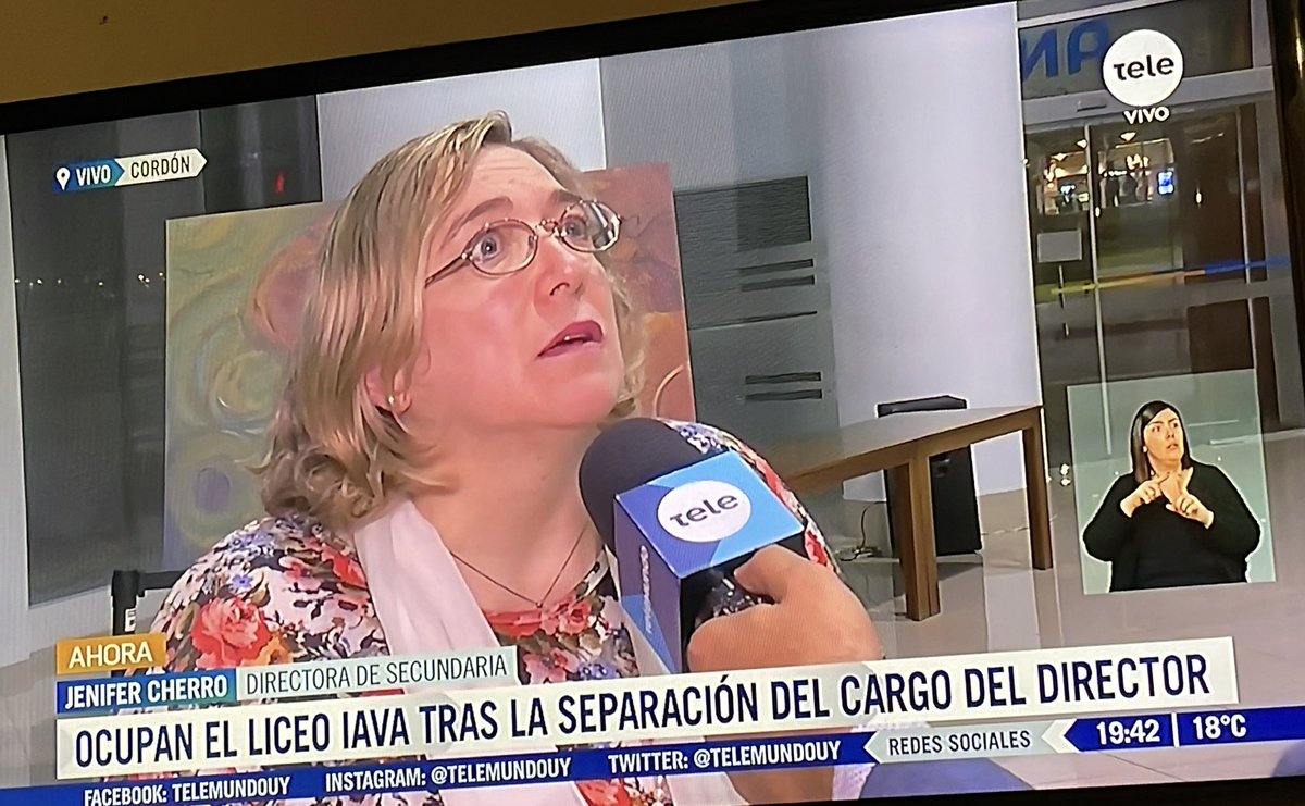 del_familias's tweet image. **Un triste papel de los que debieran dotar de instrumentos para mejorar la convivencia** 🧵

👉🏻Nos solidarizamos con las y los estudiantes del liceo IAVA y su comunidad educativa. 
👉🏻Respaldamos y acompañamos el comunicado de las asociaciones docentes uruguayas.